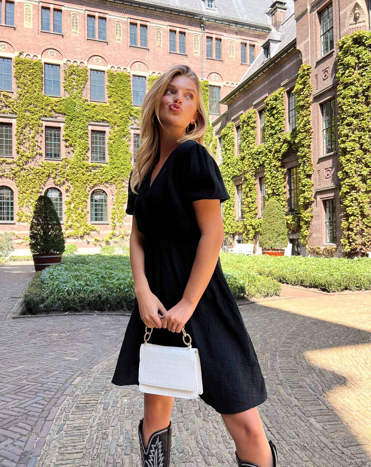 DILA MOUSSELINE DRESS ZWART - Image 3