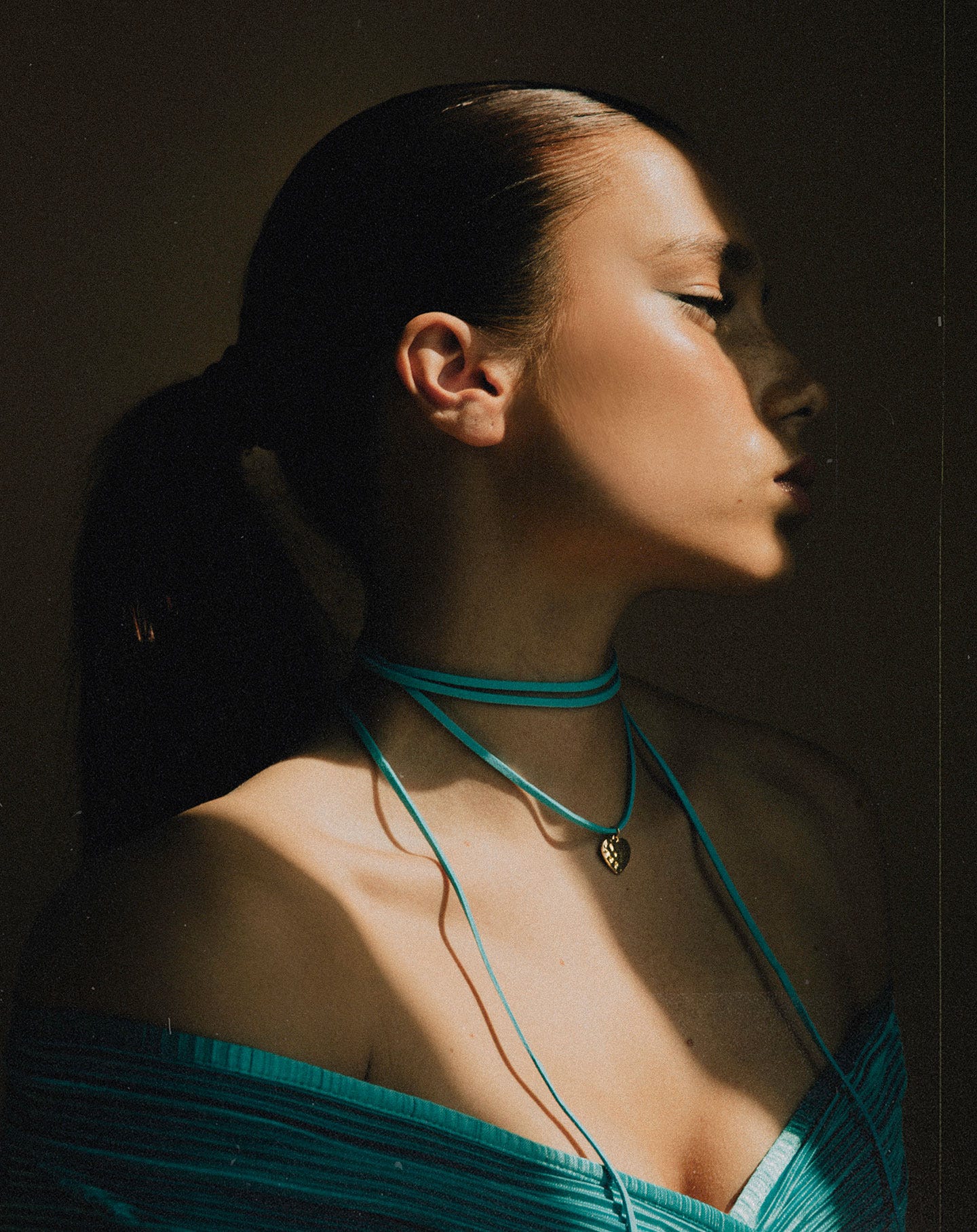 HAMMERED HEART CHOKER CORD BLAUW - Image 4