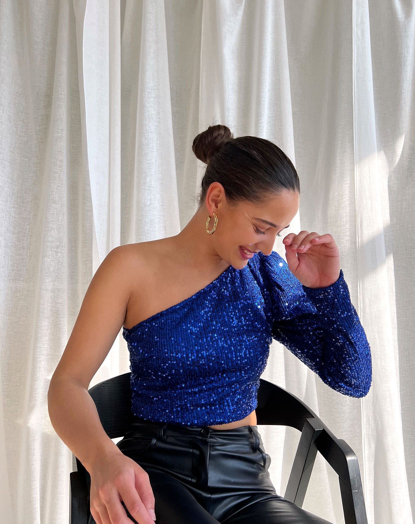 SEQUINS ONE SHOULDER TOP KOBALTBLAUW - Image 5