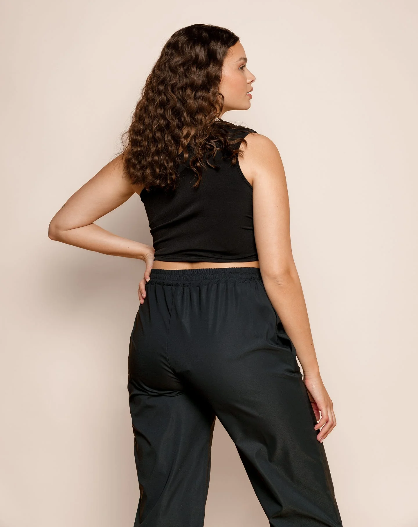 SLEEVELESS RUCHED TOP ZWART - Image 8